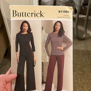 PATTERN!!

Butterick Wide Leg Black and Burgundy Pants & Jumpsuits 

PATTERN